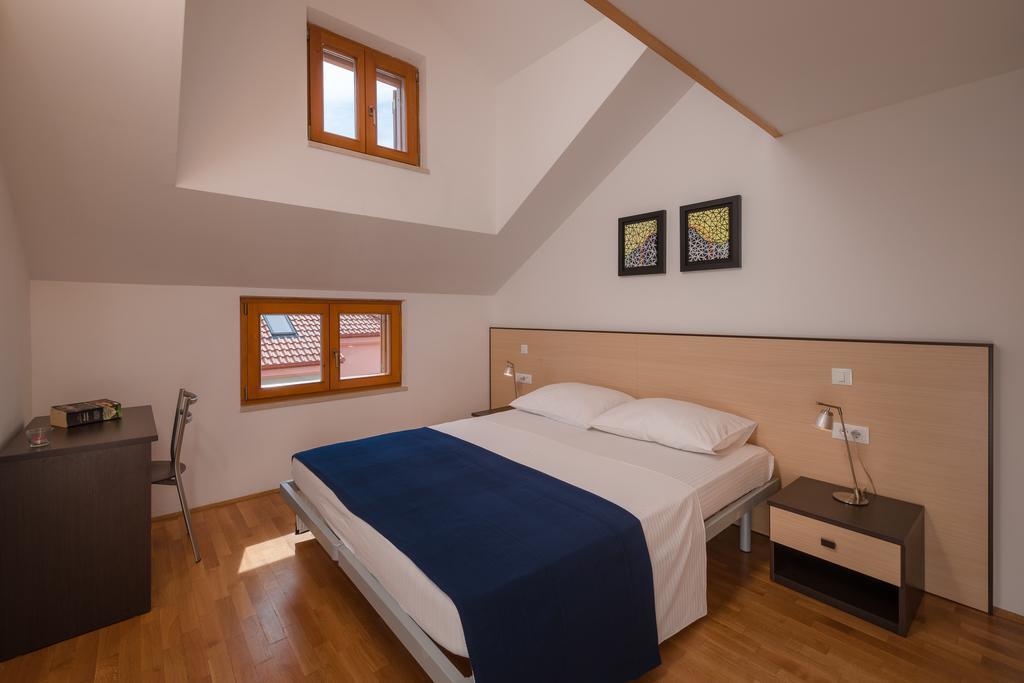 Apartments Vallum โบล ภายนอก รูปภาพ
