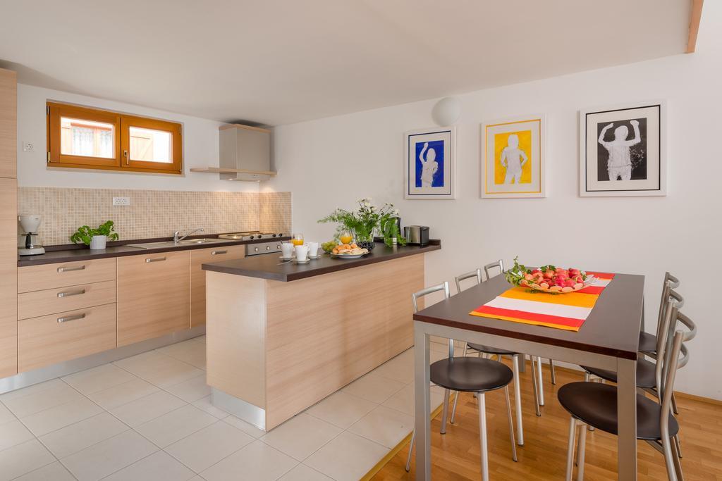 Apartments Vallum โบล ภายนอก รูปภาพ