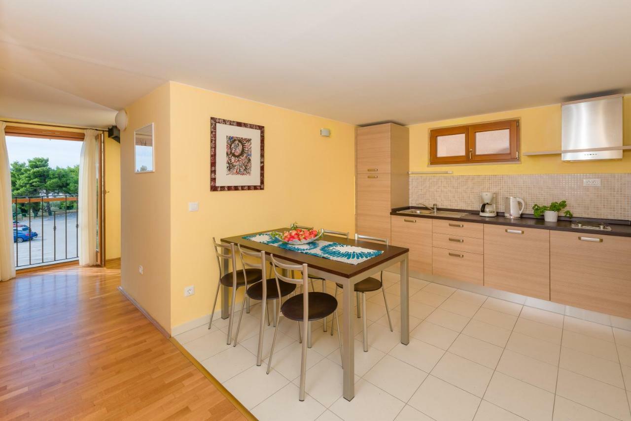 Apartments Vallum โบล ภายนอก รูปภาพ